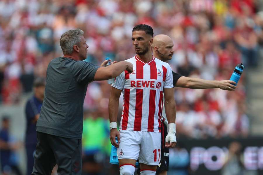 Leart Pacarada (r.) war in der Vorsaison mit 30 Einsätzen und acht Vorlagen noch Stammspieler, nun wurde er von Kwasniok (l.) ausgemustert
