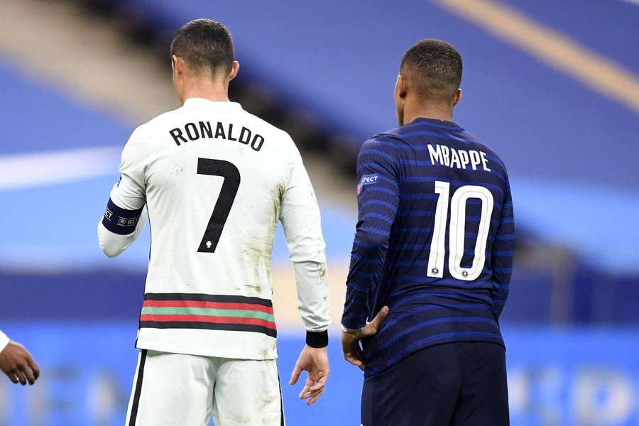 Ronaldo (l.) und Mbappe (r.) treffen bei der EM 2024 erstmals seit der letzten Euro im Nationaltrikot aufeinander