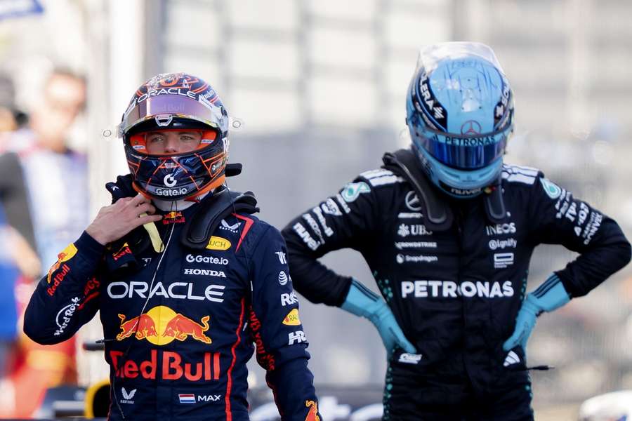 Verstappen și Russell după ultimul Mare Premiu al Austriei.