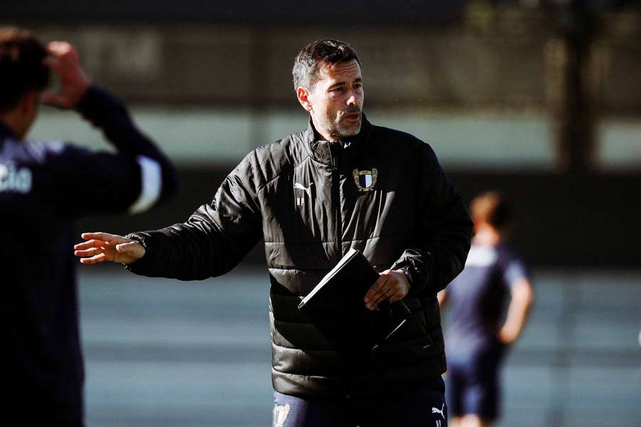 Nikola Popovic no treino do Famalicão