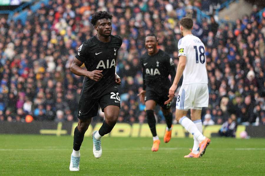 Tottenham retrouve le goût de la victoire à Leeds grâce à Kudus et Tel