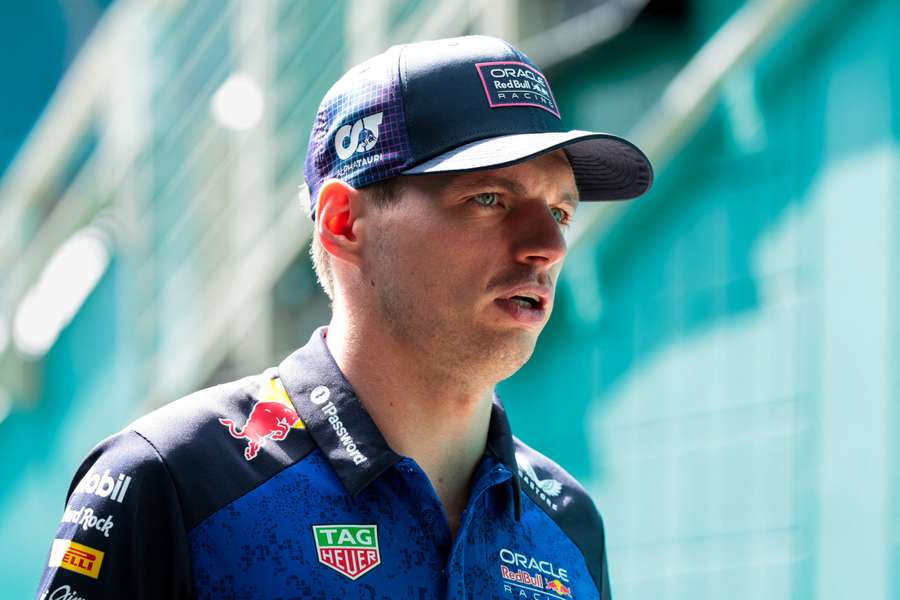 Verstappen sa ešte nerozhodol.