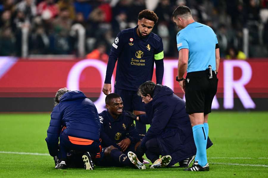 Pierre Kalulu costretto ad uscire durante Juventus-Benfica
