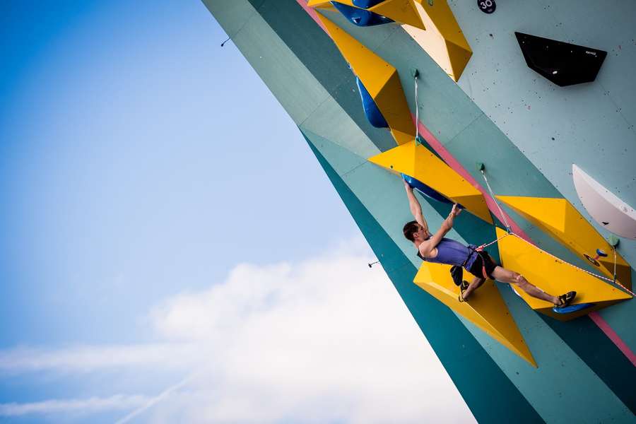 Získá Adam Ondra v Brně medaili?