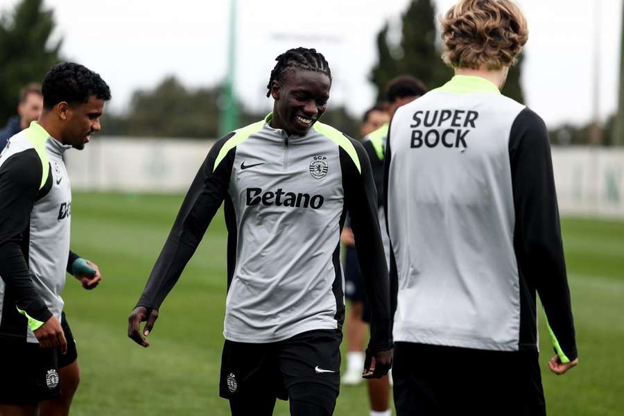 Souleymane Faye no treino do Sporting