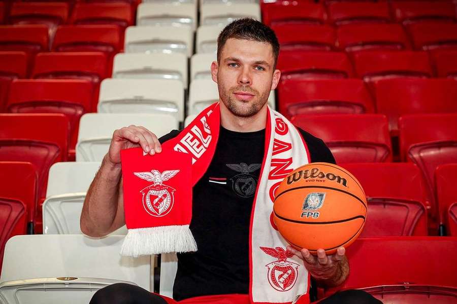 Ivica Radic, poste de 34 anos, regressa ao Benfica