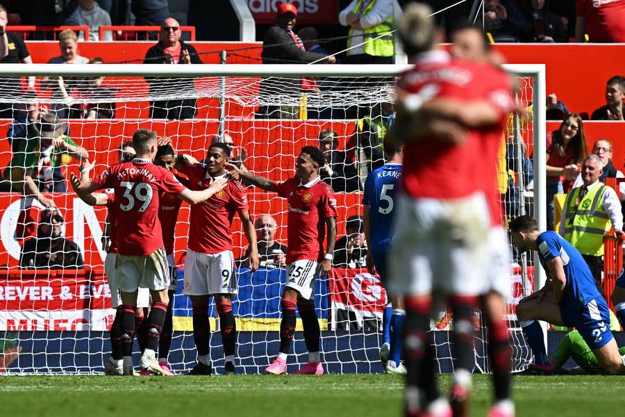 Manchester United wygrywa z bezradnym Evertonem i umacnia się na podium