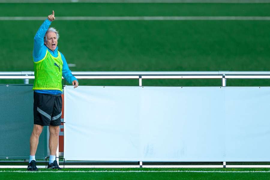 Jorge Jesus tirou primeiras notas em jogo-treino