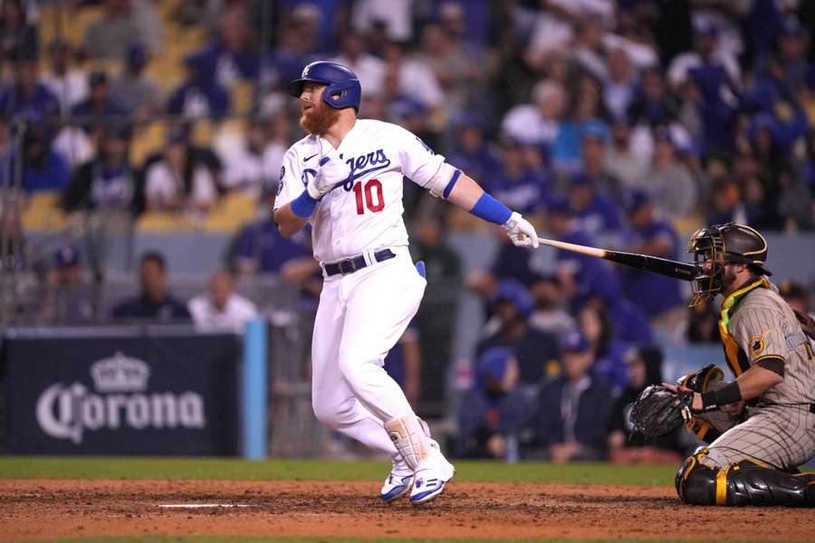 Los Angeles Dodgers third baseman Justin Turner bats against the San Diego Padres