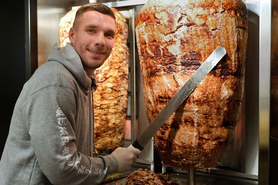 Weltmeister Lukas Podolski betätigte sich erstmals 2018 in der Gastronomie