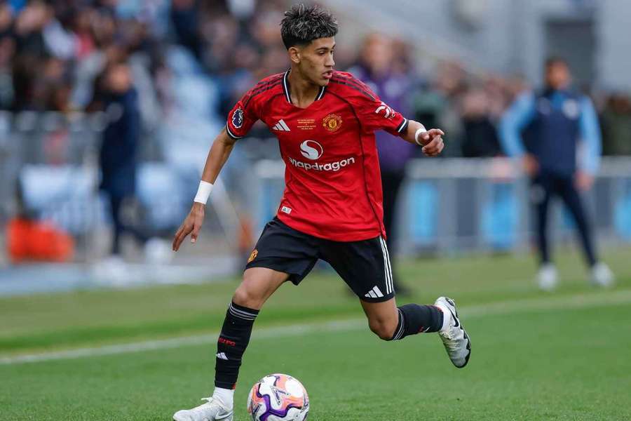 Why Man Utd starlet JJ Gabriel can't sign a contract after poor Atletico performance Why Man Utd starlet JJ Gabriel can't sign a contract after poor Atletico performance