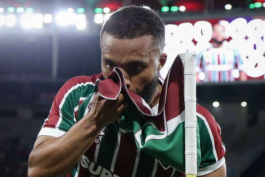 Samuel Xavier fez o golo da vitória do Fluminense Samuel Xavier fez o golo da vitória do Fluminense