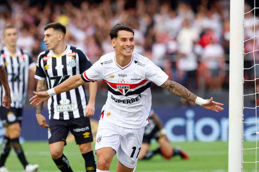 Ferreira abriu o placar em São Paulo x Santos Ferreira abriu o placar em São Paulo x Santos