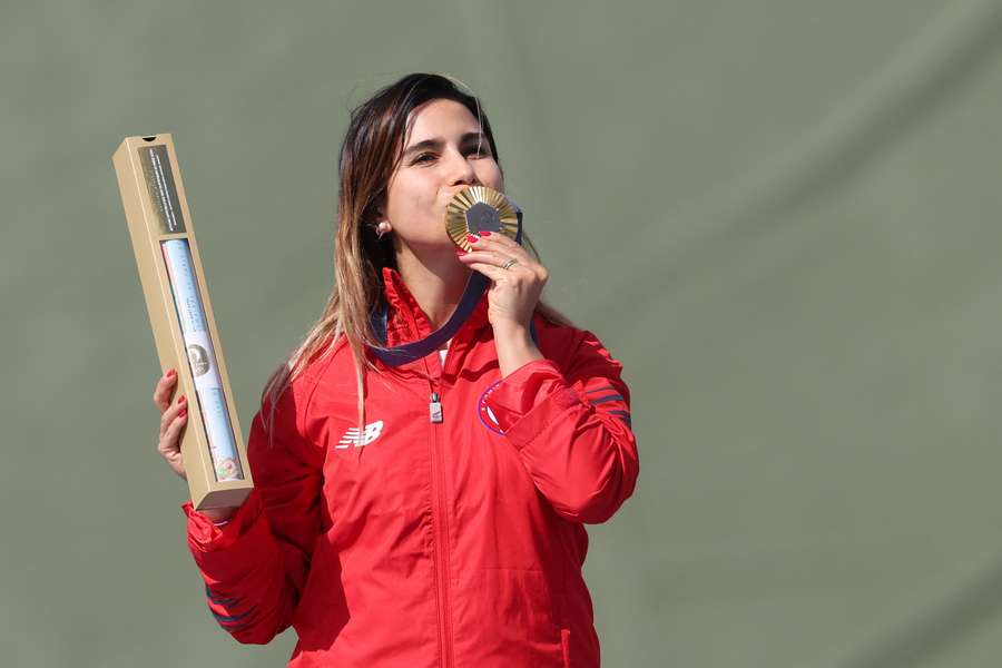 Chile estrena su medallero con el oro de Francisca Crovetto en skeet de tiro