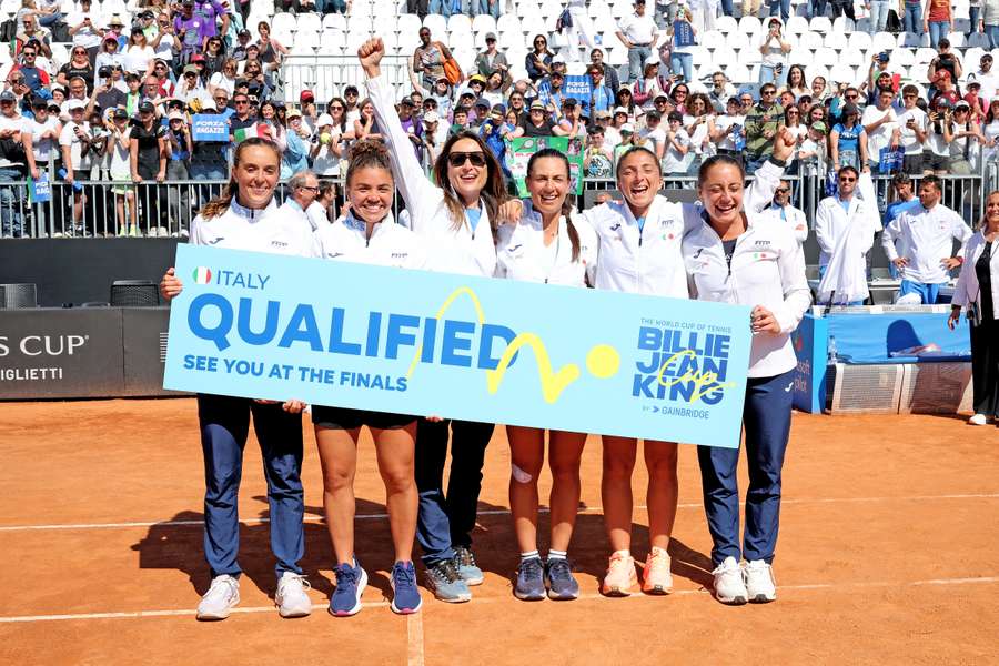 Lucia Bronzetti, Jasmine Paolini, Tathiana Garbin, Lucrezia Stefanini, Sara Errani e Elisabetta Cocciaretto Lucia Bronzetti, Jasmine Paolini, Tathiana Garbin, Lucrezia Stefanini, Sara Errani e Elisabetta Cocciaretto