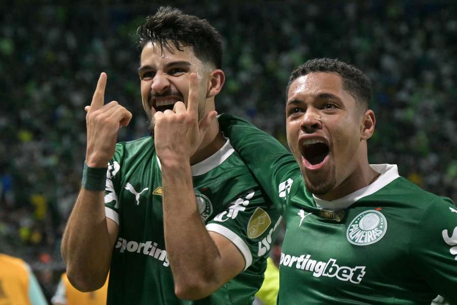 Vitor Roque e Flaco López estão liderando a arrancada do Palmeiras