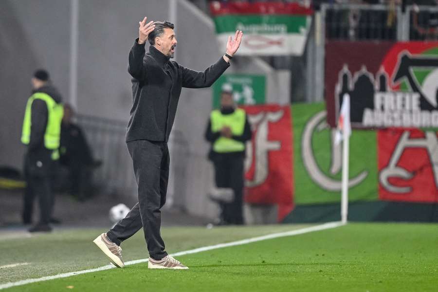Sandro Wagner befindet sich mit dem FC Augsburg derzeit in einer sportlichen Krise. Sandro Wagner befindet sich mit dem FC Augsburg derzeit in einer sportlichen Krise.