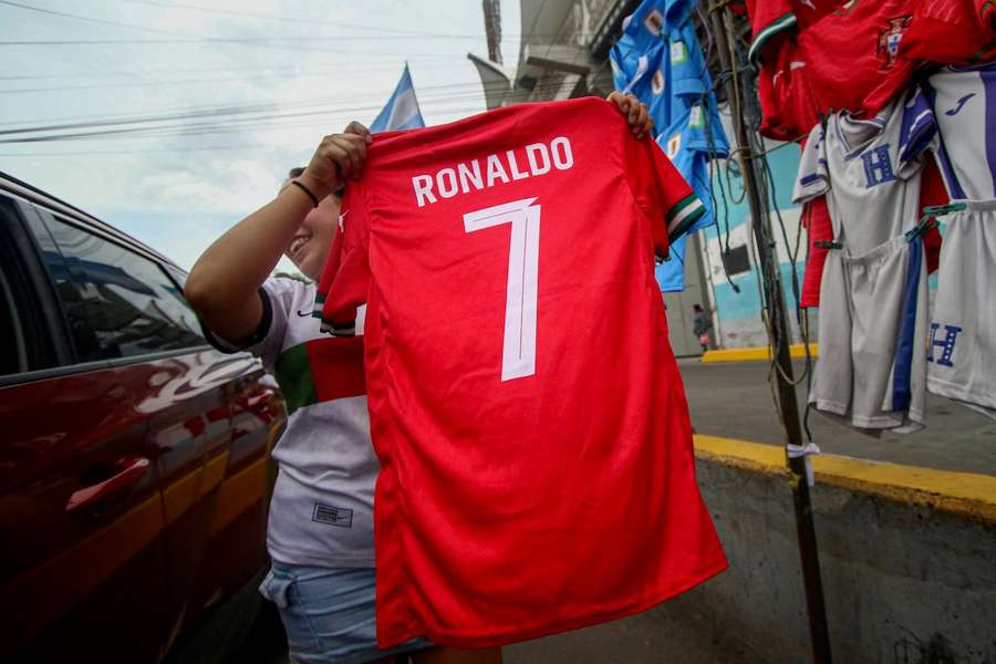 Cristiano Ronaldo mobilisiert die Fans auf der ganzen Welt. Cristiano Ronaldo mobilisiert die Fans auf der ganzen Welt.