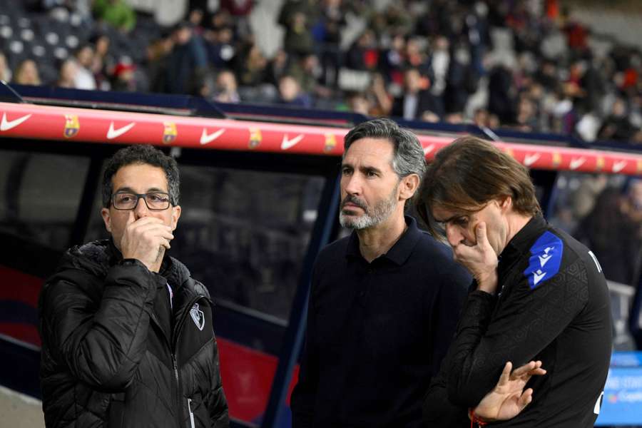 Lo stupore nei volti dei membri dello staff dell'Osasuna