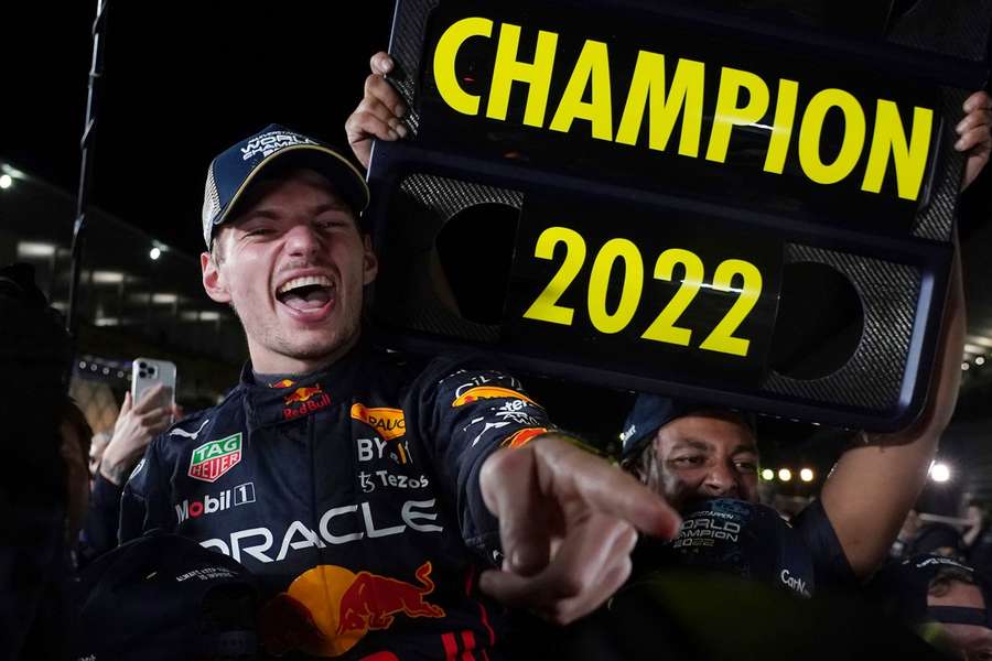 Maxe Verstappen nejistota ohledně světového šampiona pobavila.