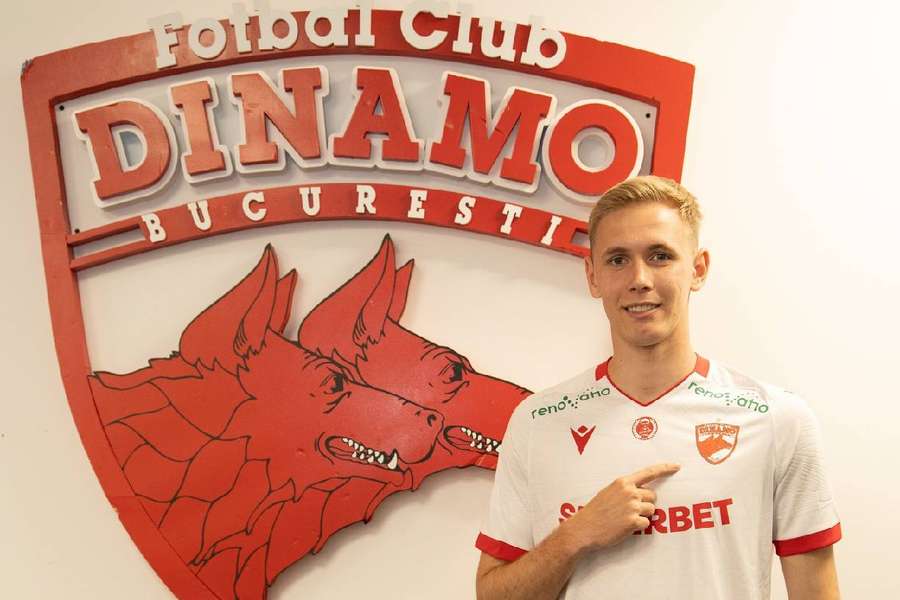 Cristian Mihai, în vârstă de 20 de ani, este noul jucător al lui Dinamo Cristian Mihai, în vârstă de 20 de ani, este noul jucător al lui Dinamo