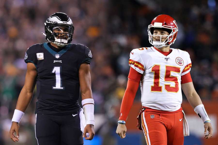 Jalen Hurts of the Philadelphia Eagles (L) and Kansas City Chiefs' Patrick Mahomes