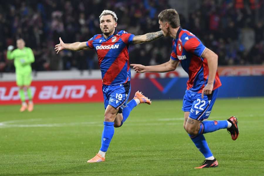 Neměli bychom doma dostávat pět gólů, litoval Ladra. Proti Slavii věřil v obrat Neměli bychom doma dostávat pět gólů, litoval Ladra. Proti Slavii věřil v obrat