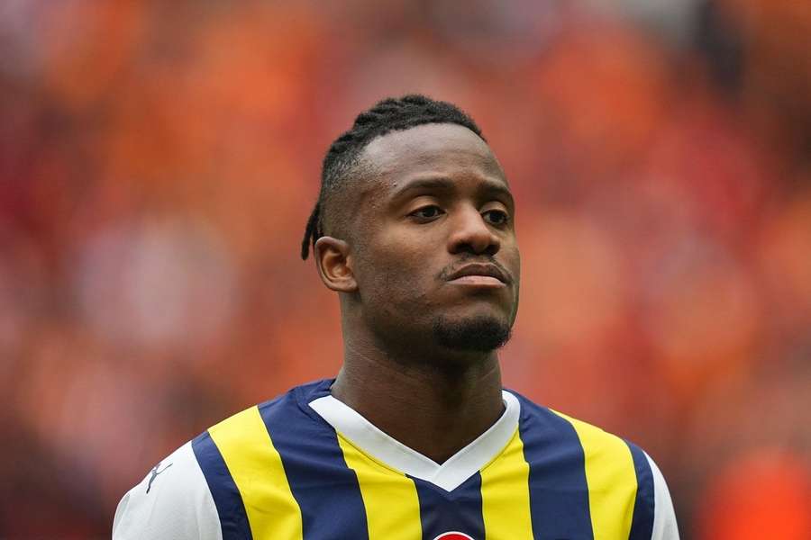 Michy Batshuayi, hier actief voor Fenerbahçe, is gepresenteerd als Galatasaray-speler