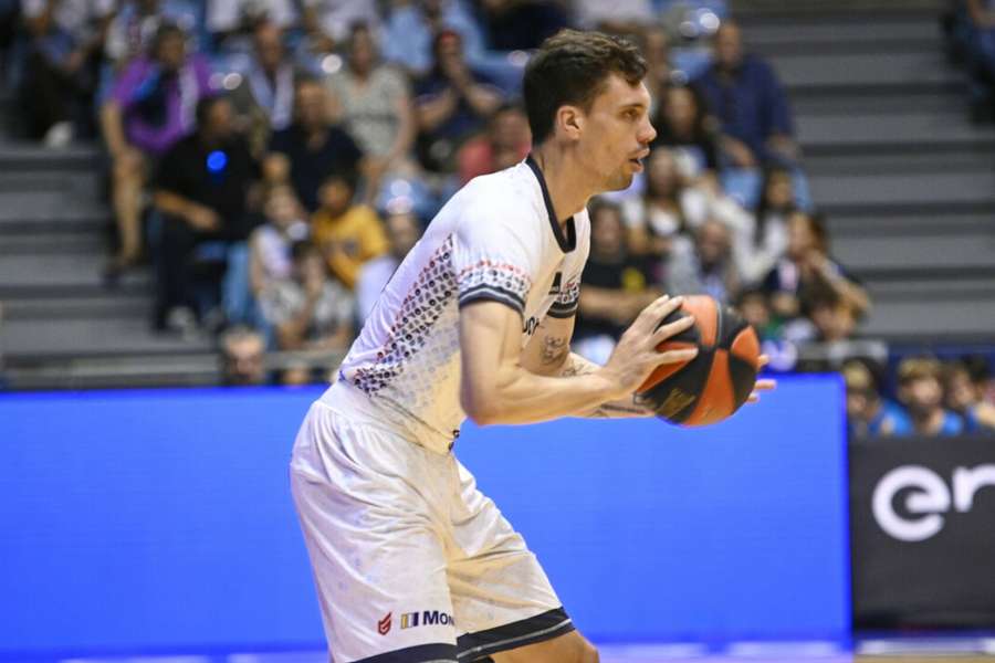 Álex Suárez em ação