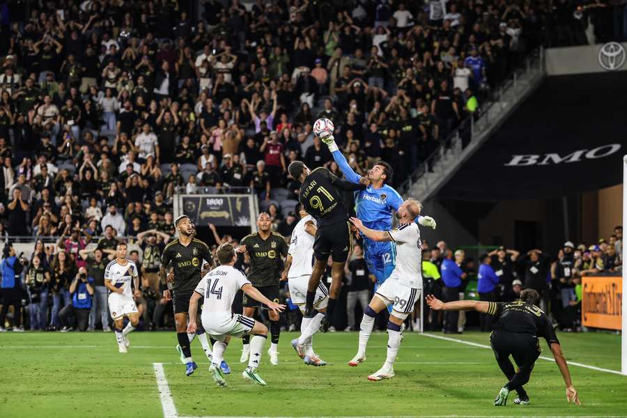 Sin ganador en el derbi angelino, aunque el LAFC celebra Sin ganador en el derbi angelino, aunque el LAFC celebra