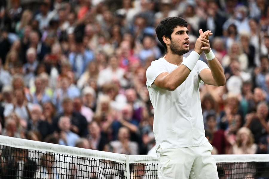 Carlos Alcaraz se exhibe ante Medvedev y se cita con Djokovic en la final de Wimbledon