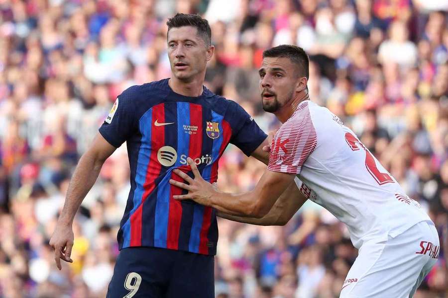 Stretnú sa Lewandowski aValjent v prvom kole?