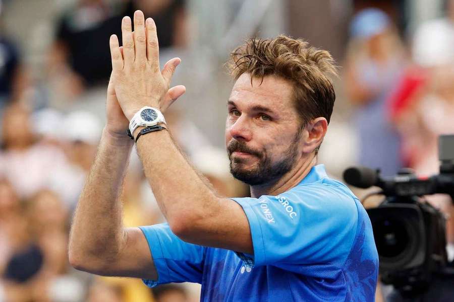 Wawrinka se loučil v slzách. Wawrinka se loučil v slzách.