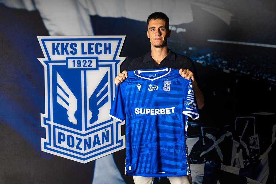 João Moutinho é um novo jogador do Lech. O antigo defesa do Jagiellonia assinou um contrato de dois anos