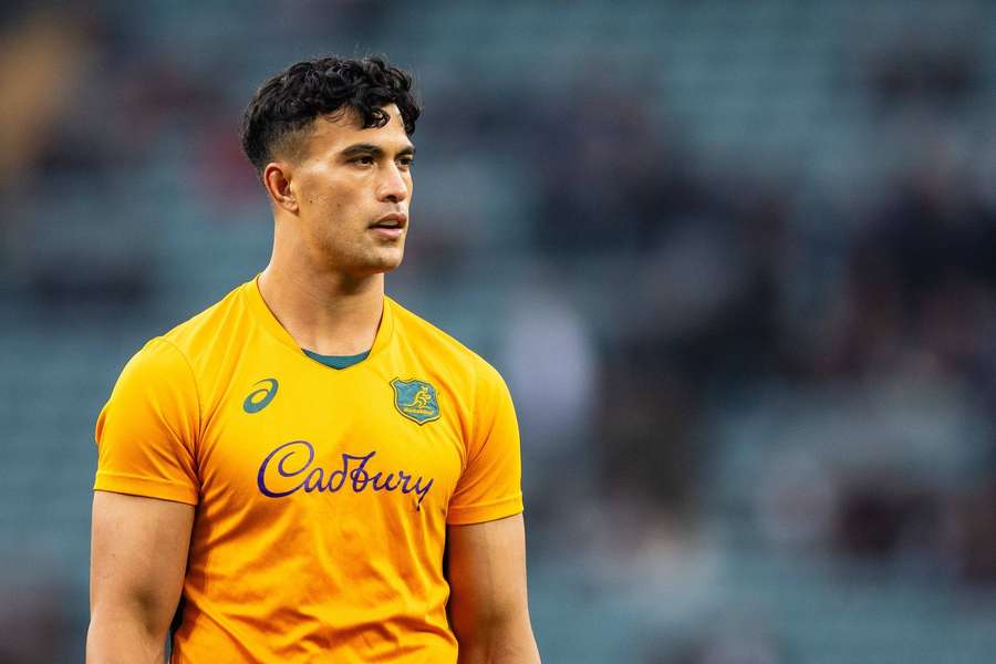 Suaalii returns as Australia ring changes for Scotland