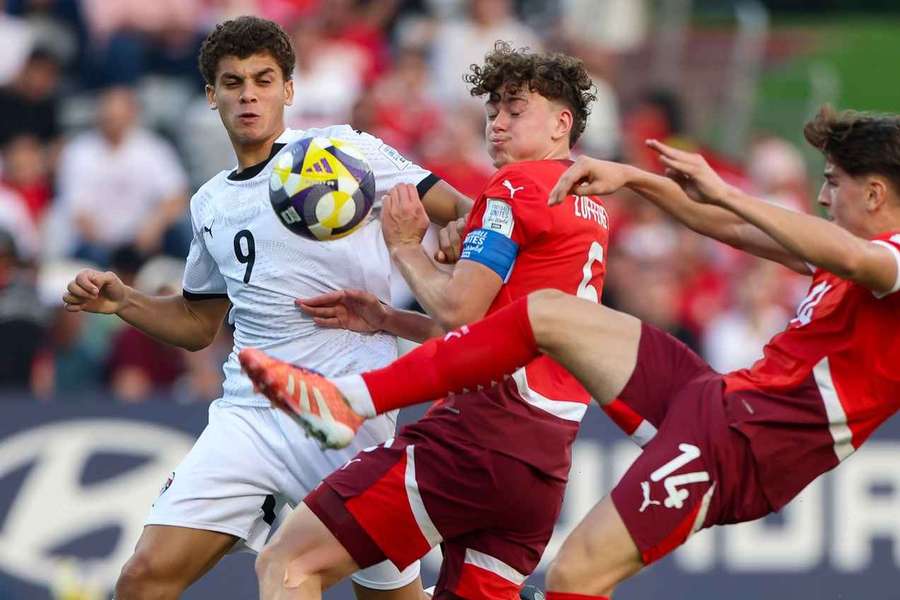 Abdelkarim (de camisa branca) pode se juntar ao Barça Abdelkarim (de camisa branca) pode se juntar ao Barça