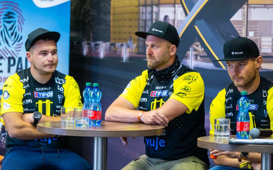 Svitkov tím na tlačovke.