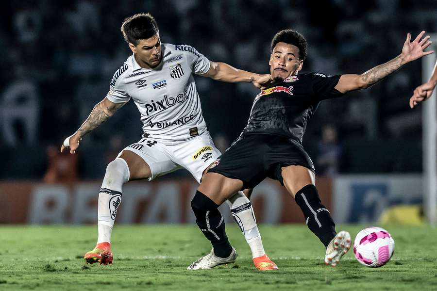 Bragantino e Santos se enfrentam neste domingo (28) em Bragança Paulista