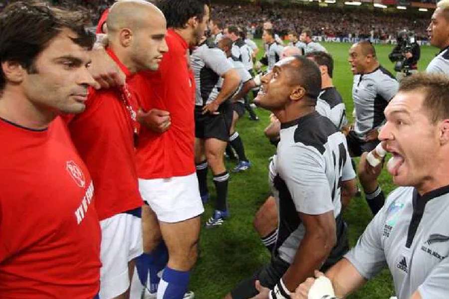 2007, símbolo do antagonismo entre as duas equipas. 2007, símbolo do antagonismo entre as duas equipas.