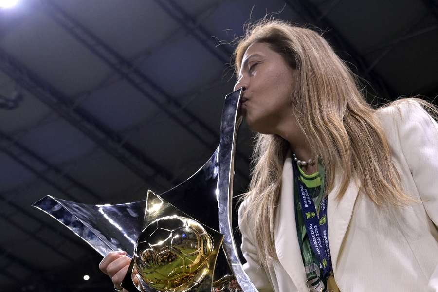 Palmeiras, de Leila Pereira (foto), sagrou-se bicampeão nacional consecutivo na temporada passada