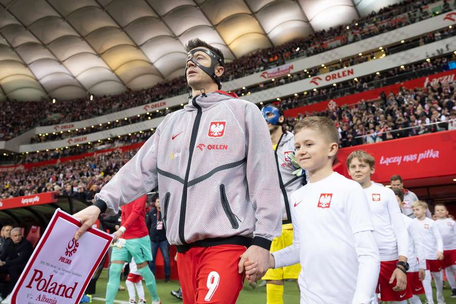 Lewandowski z szansą na dogonienie Messiego w Solnie, Polak pisze historię Lewandowski z szansą na dogonienie Messiego w Solnie, Polak pisze historię