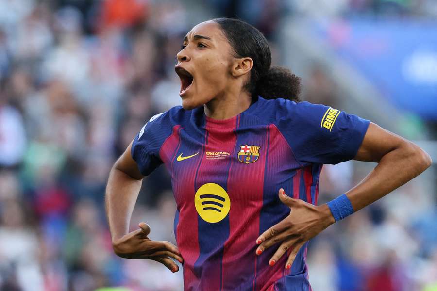 Salma Paralluelo has left Barcelona for Lyon