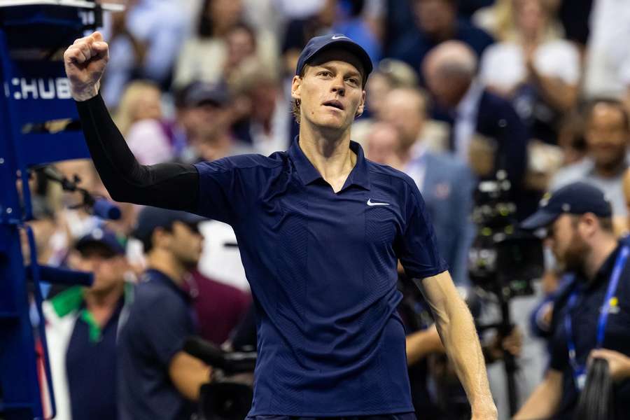Jannik Sinner si i na US Open zahraje o titul.