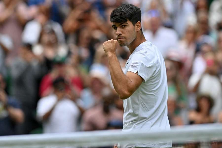 Alcaraz venceu a primeira partida em Wimbledon