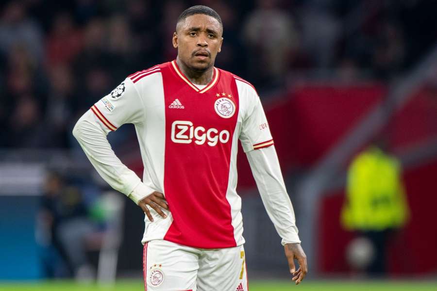 Ajax nezažíva ideálny štart do nového ročníka.