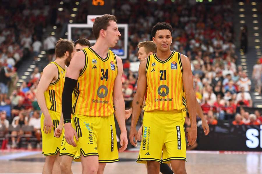 Alba Berlin löst die Bayerna ls deutscher Meister ab. Alba Berlin löst die Bayerna ls deutscher Meister ab.