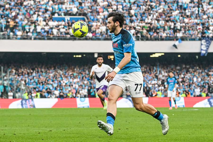 Napoli's Georgian forward Khvicha Kvaratskhelia controls the ball