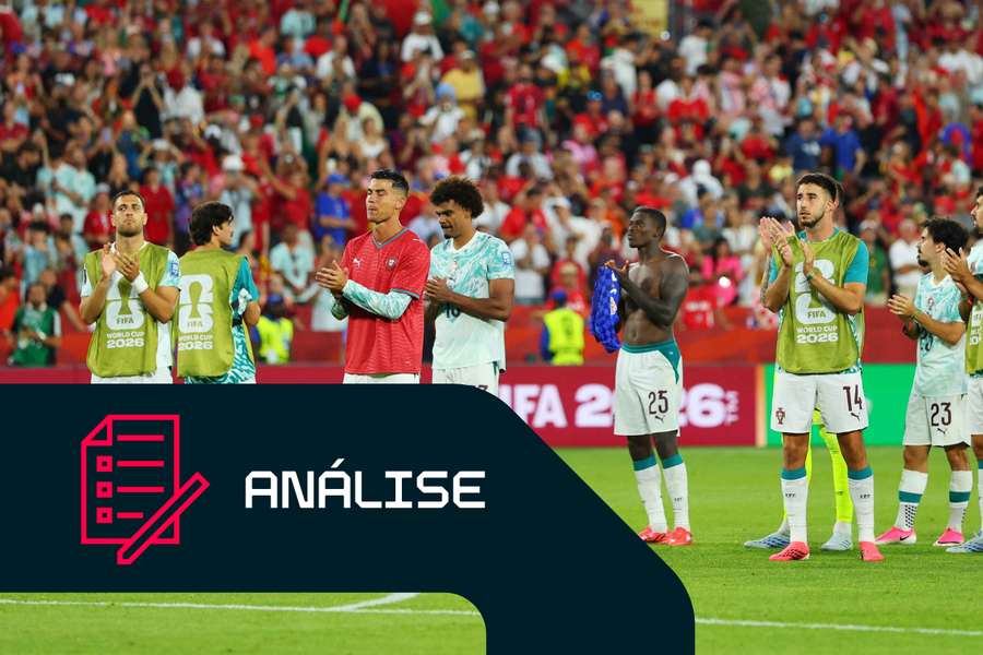 Portugal aplaude os seus adeptos após vencer a Croácia. Portugal aplaude os seus adeptos após vencer a Croácia.