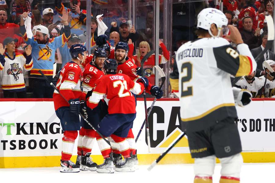 Panthers uratowali wynik serii z Golden Knights i wciąż są w grze w finałach NHL