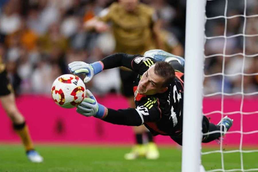 Andrij Lunin by mohl v létě hledat větší zápasové vytížení mimo Real Madrid